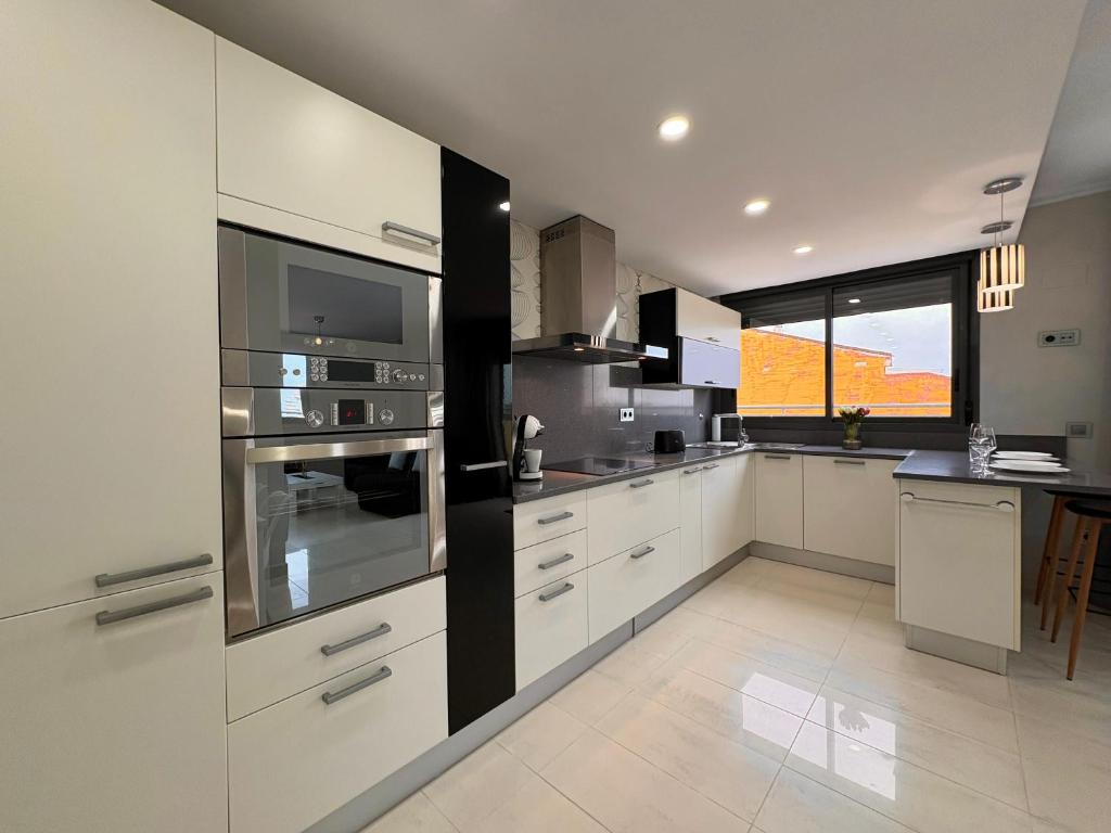 Atico con terraza y vistas en llandels - 4