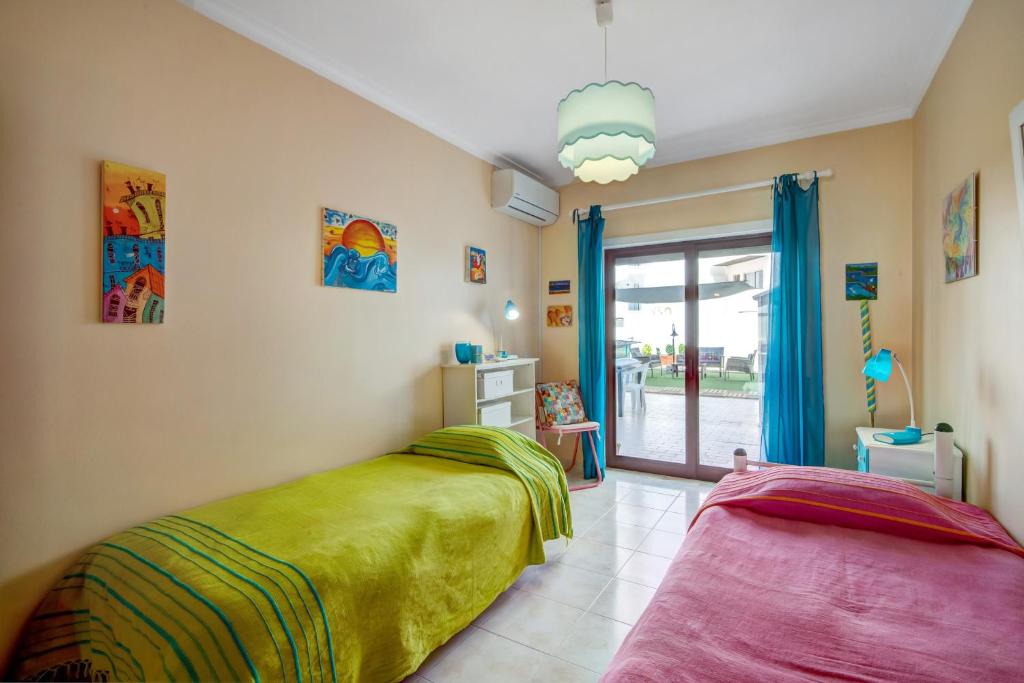 Apartamento beira mar — Hotel rooms in Armação de Pêra, Faro