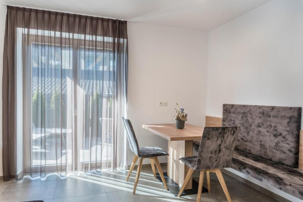 Aster Moments Apt Max - 4
