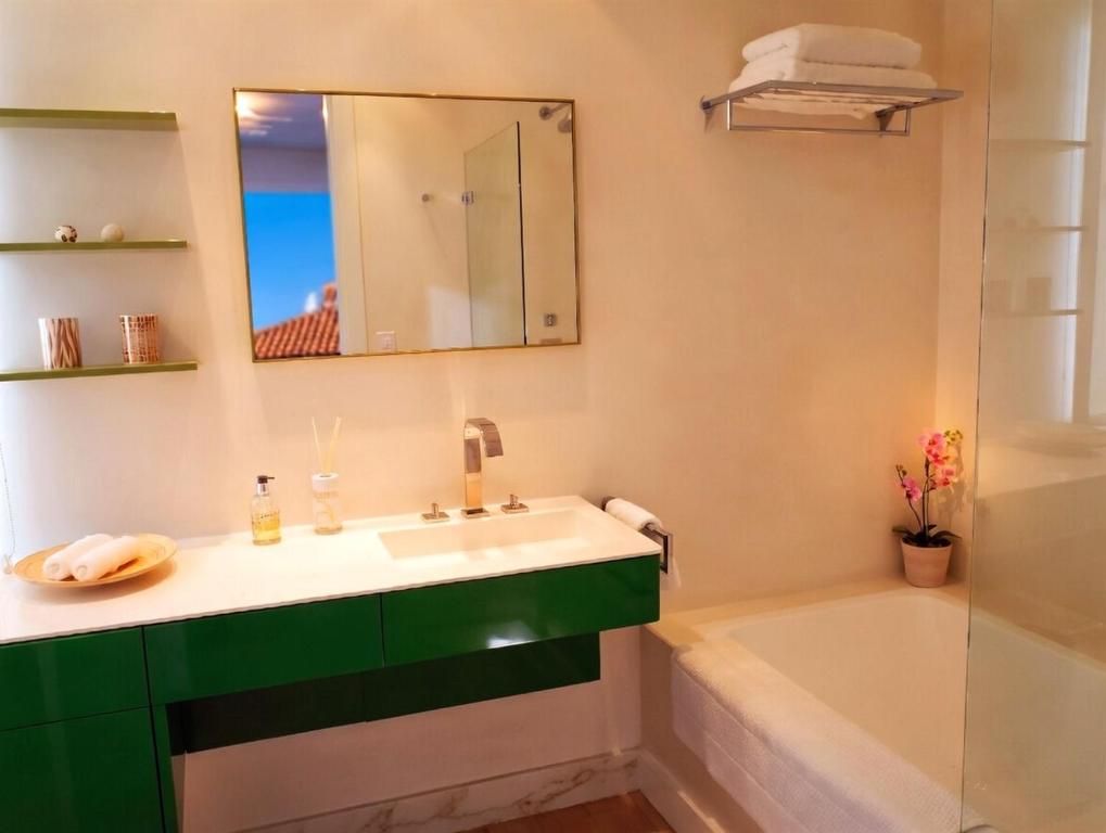 Villa Cadiz AV offers privacy and confort in Marbella - 4