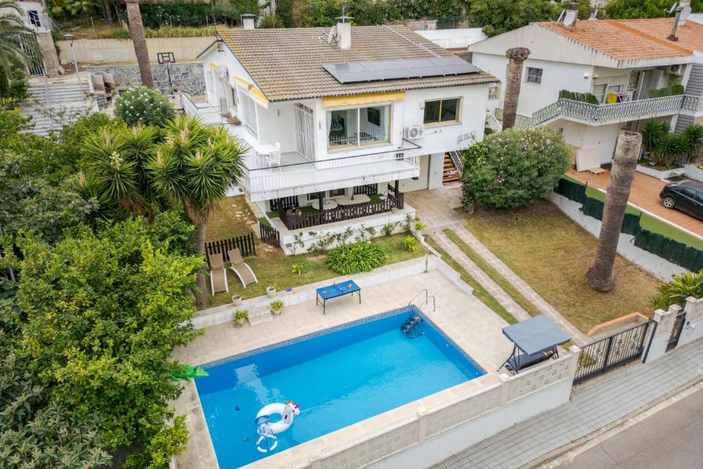Oasis Salou Pool Beach and Bbq - 1