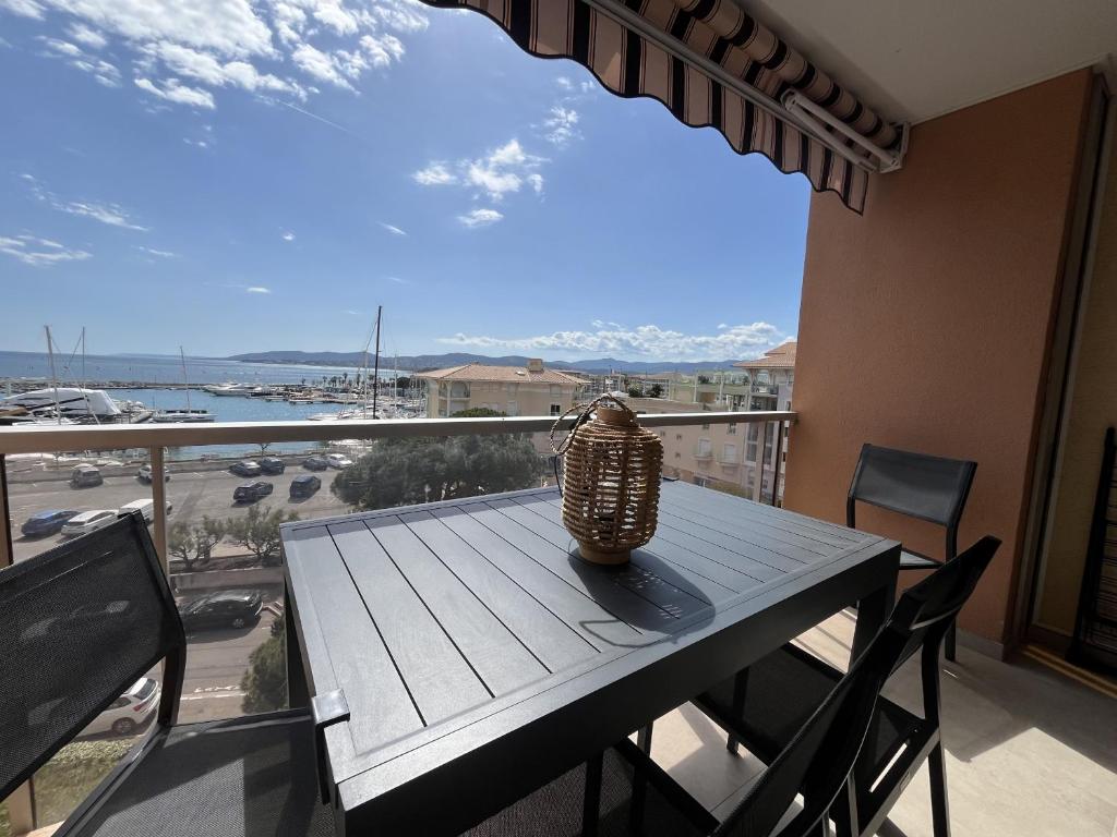 Incroyable vue sur mer pour ce T2 avec cabine, Le Capitole - 3