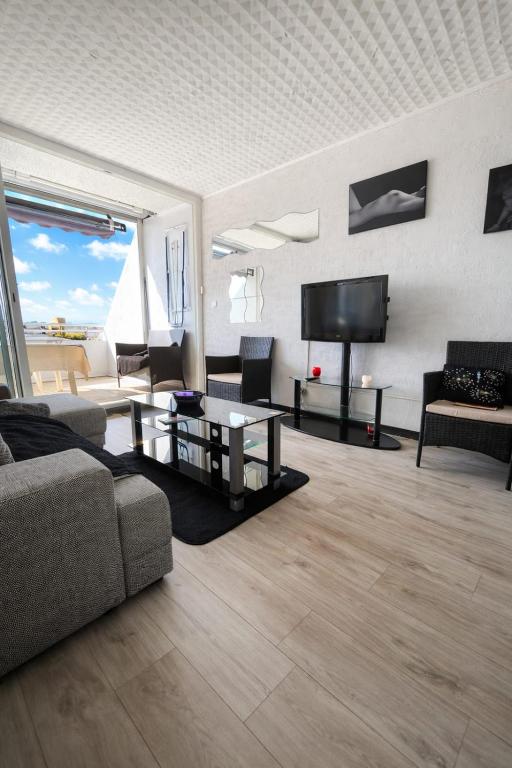 Naturiste Cap d'Agde Port Ambonne 304 - 1