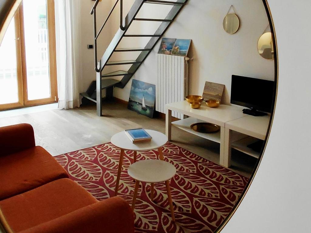 La casa di Francine a 100mt da Piazza Plebiscito - 2