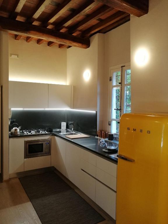 Charming Lucca Apartment, Modern Comfort in Historic Setting - 5