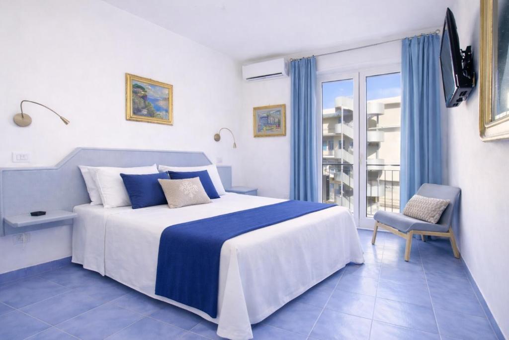 Cafiero Azure Flat - 2