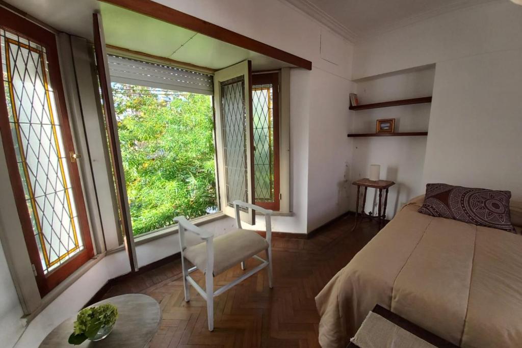 Casa amplia para 5 personas y cochera, a pasos del centro - 2