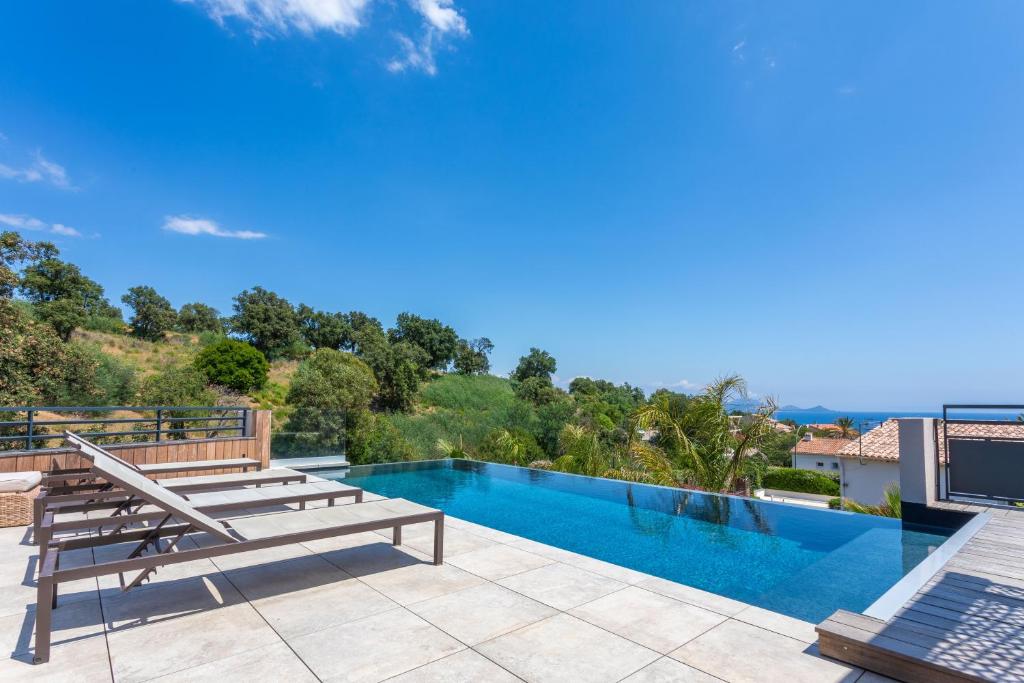 Villa Belenos Piscine vue mer - 2