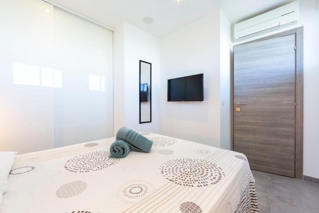 Appartement entièrement équipé de 47 m2 avec vue dégagée sur collines - 4