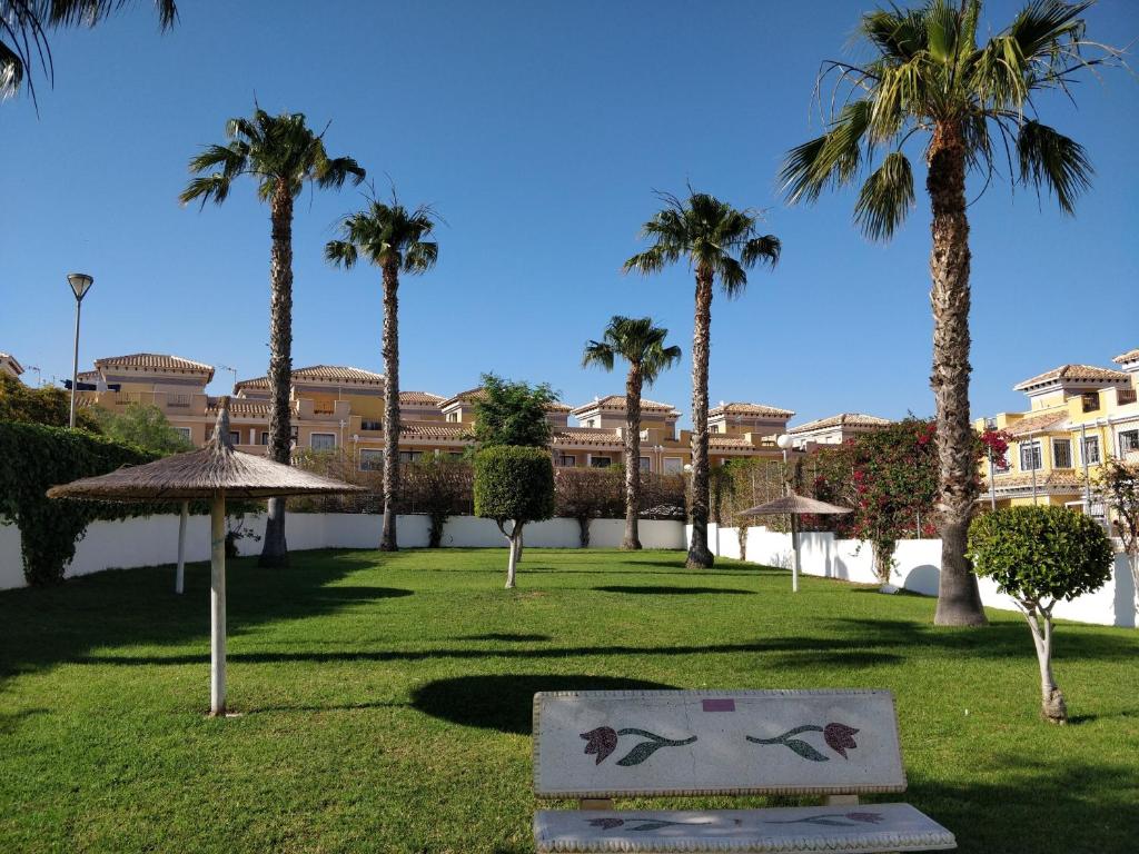 Beautiful 3 Bed Villa in Torrevieja - 2