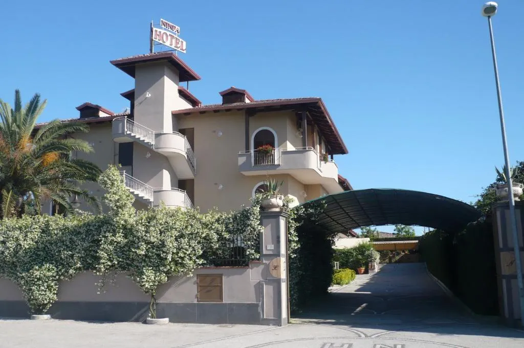 Ninfa hotel, hotel v destinaci Qualiano