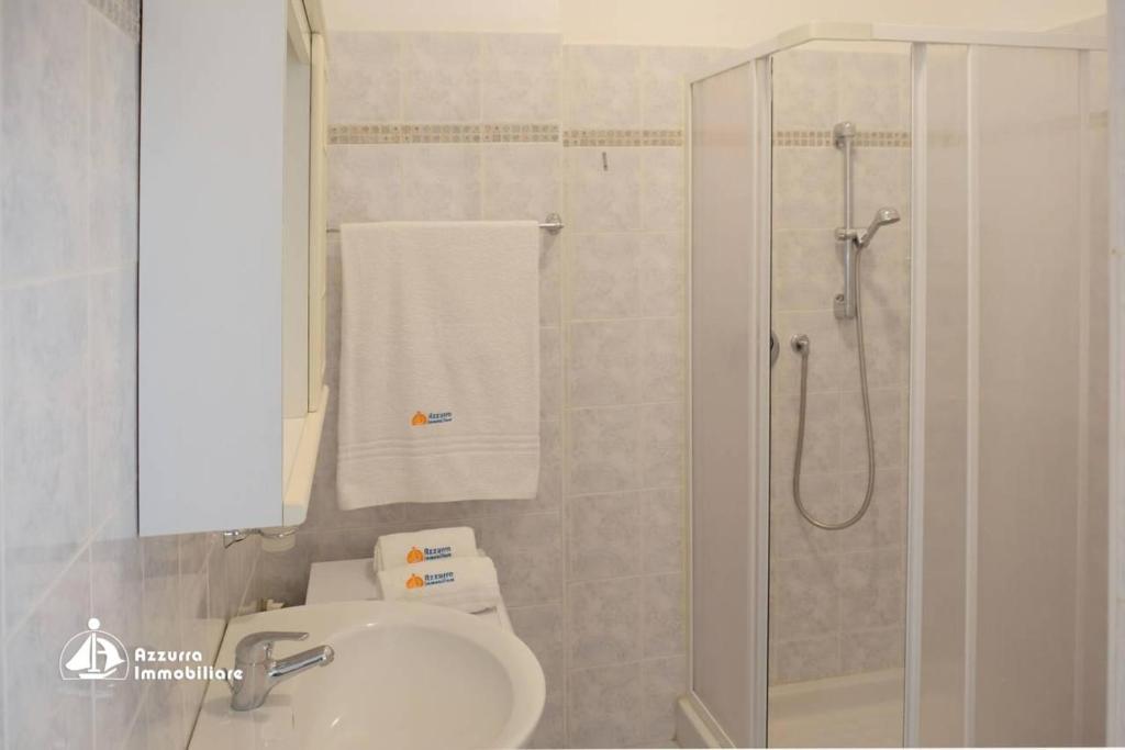 Shopping Center Apartments M05 - 5