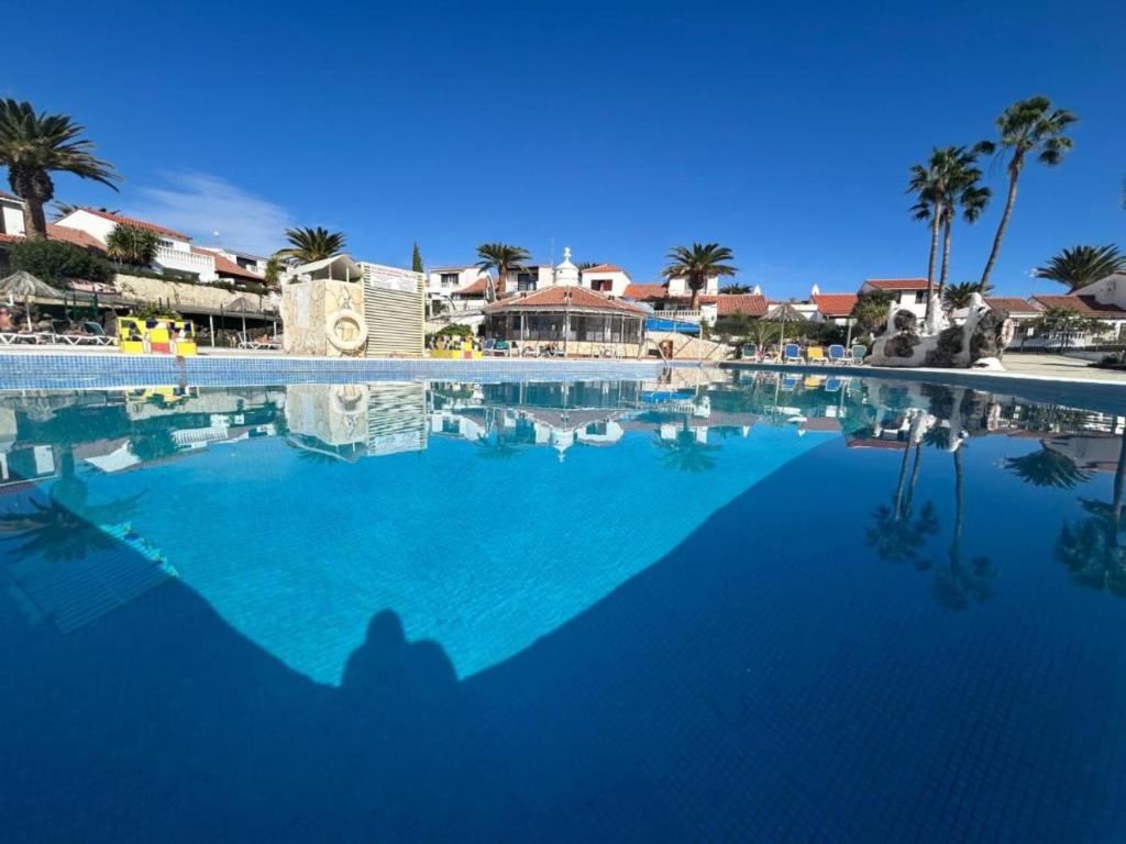 Lola Sunset Place Heated Pool - 4