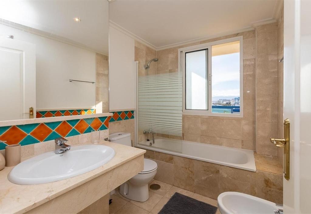Fabulous first line beach apartment - 5