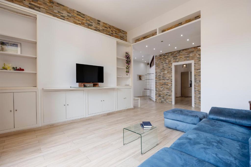 Fb House - 2