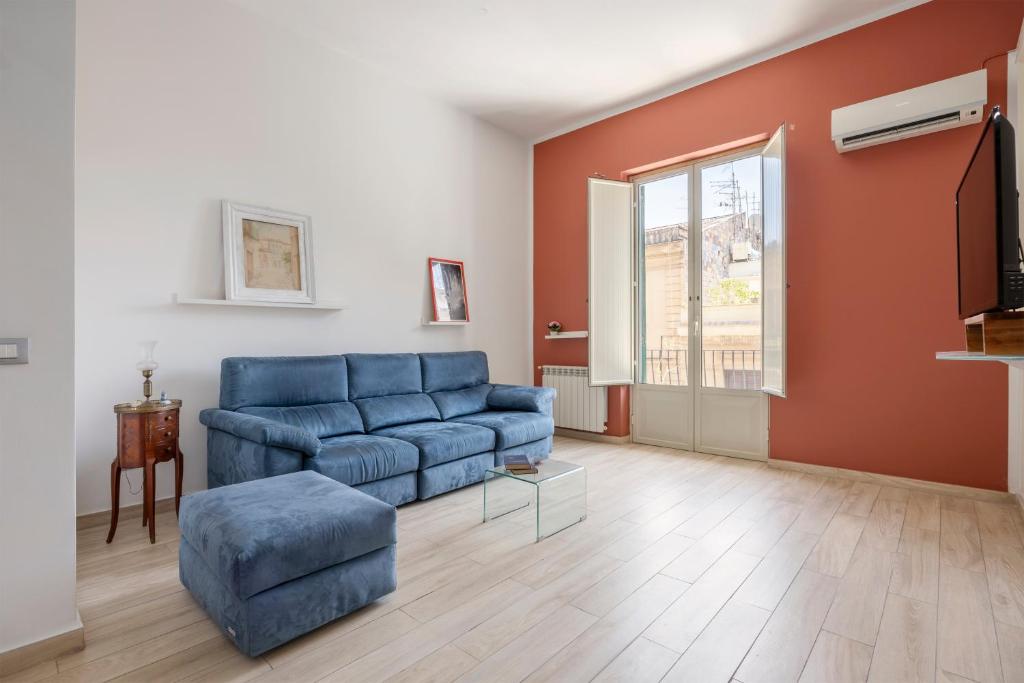 Fb House - 1