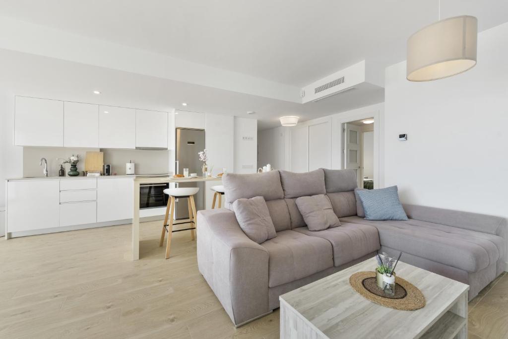 One 80 Suites - 4