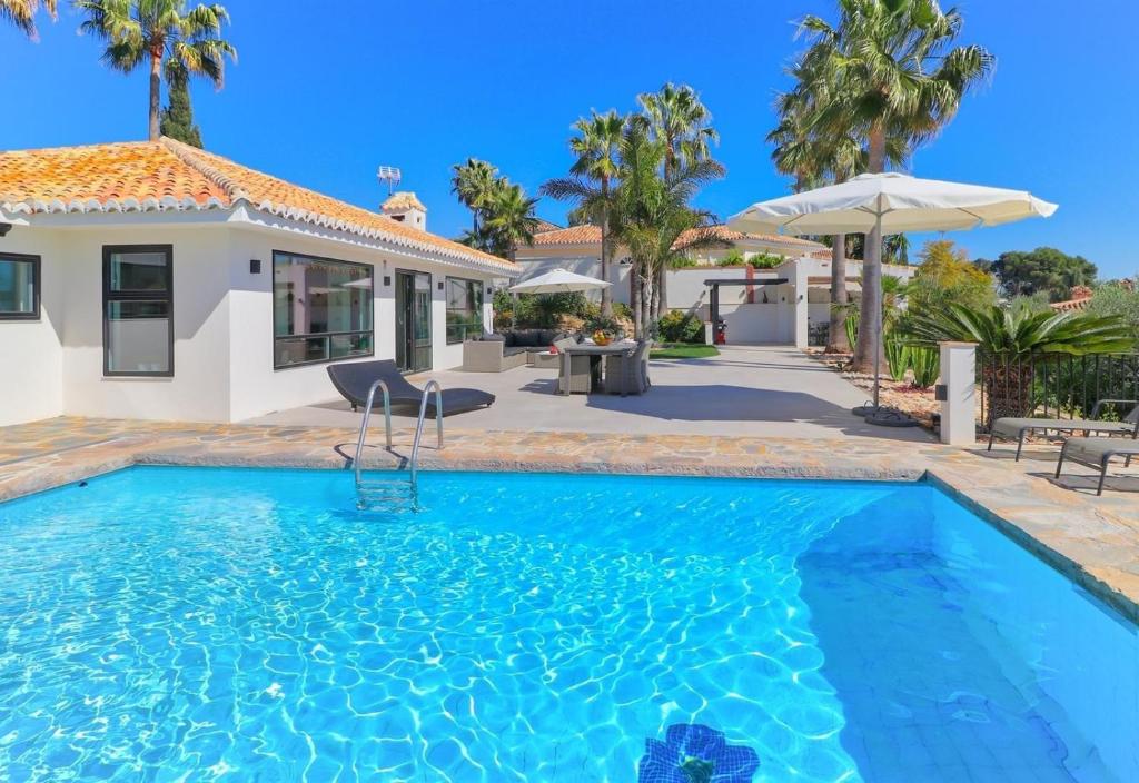 Amazing villa with panoramic views - 2
