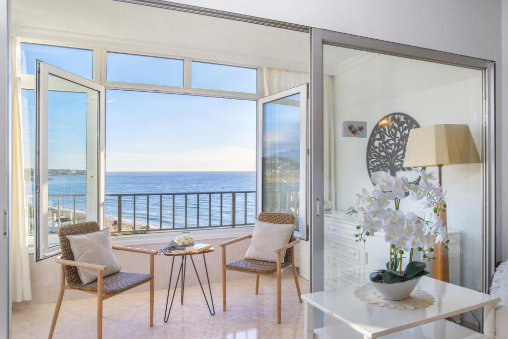 Penthouse studio with sea views - 3