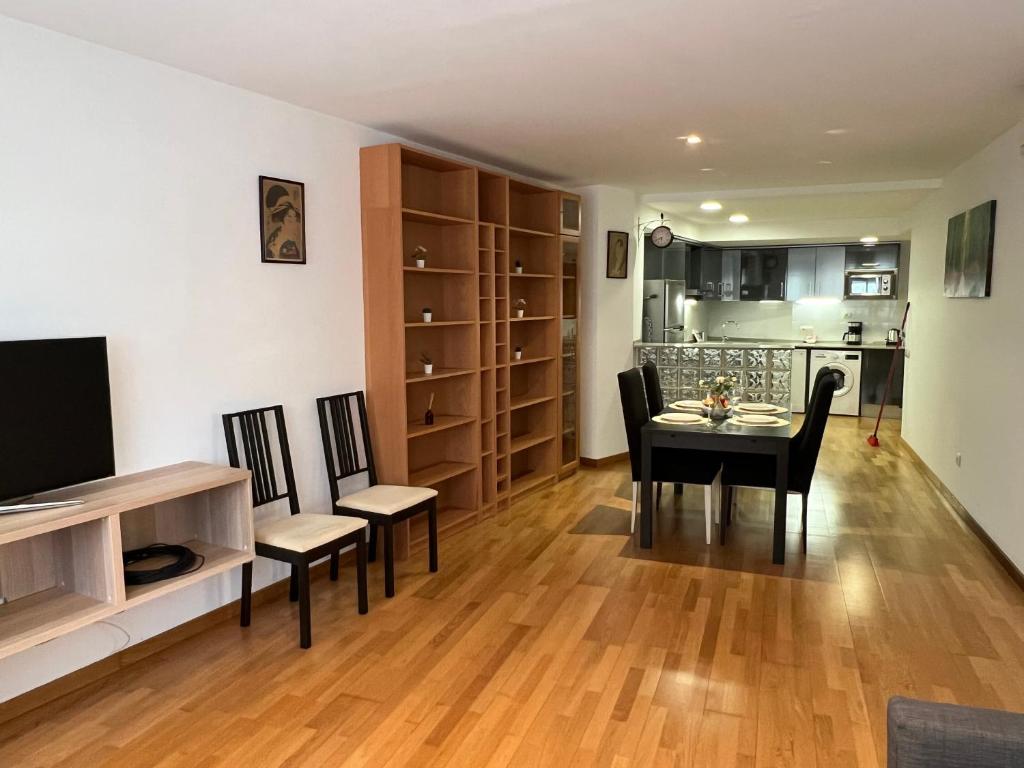 Bright apartment in Maragall - 2