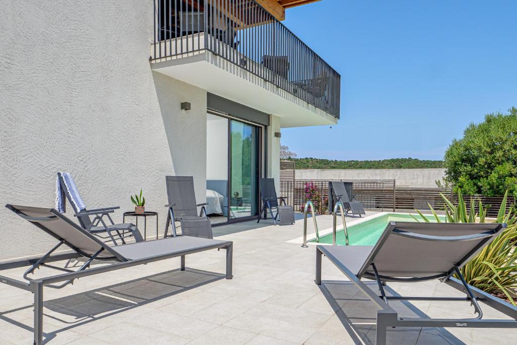 Villa Mirtina - by And Service - 5