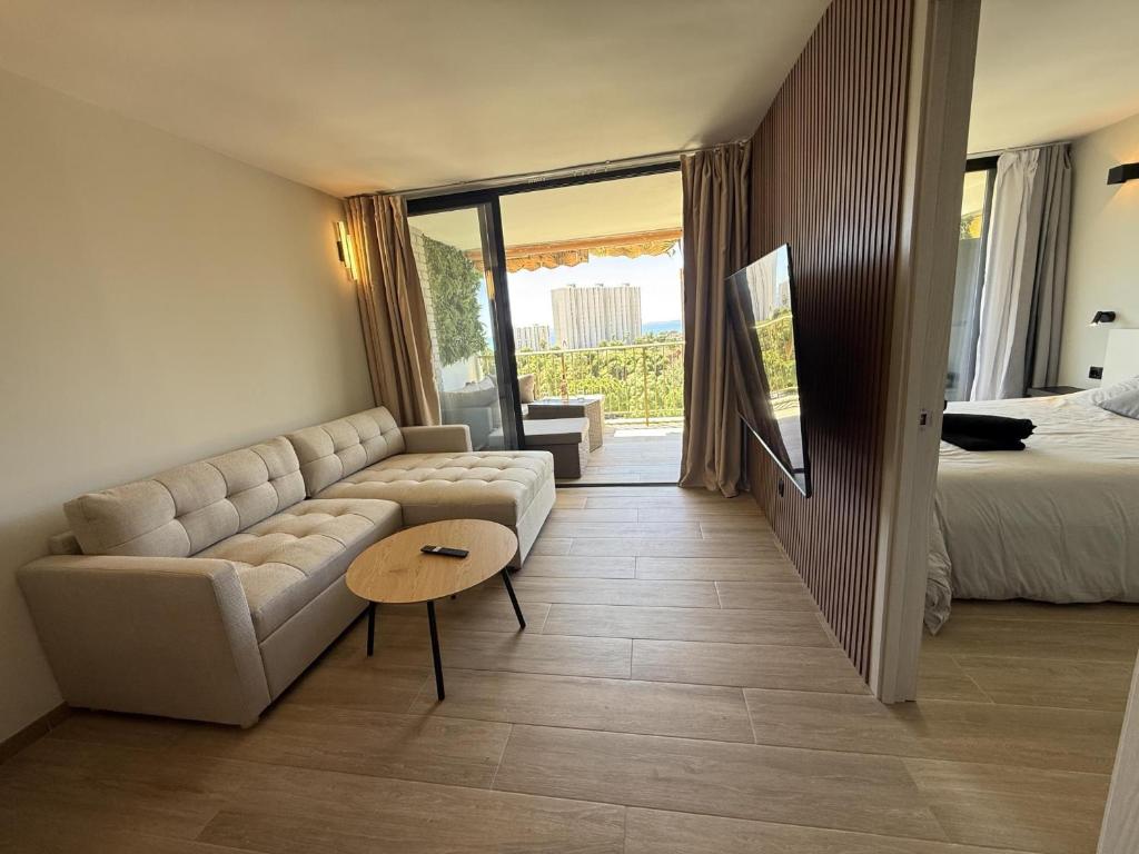 Moderno apartamento con terraza, piscina y vistas al mar by Turihome - 4