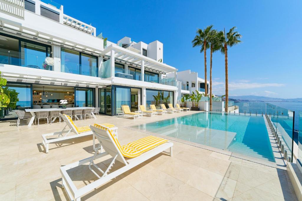 Luxury Retreat with Pool, Jacuzzi, Cinema & Gym - Villa Riviera - 1