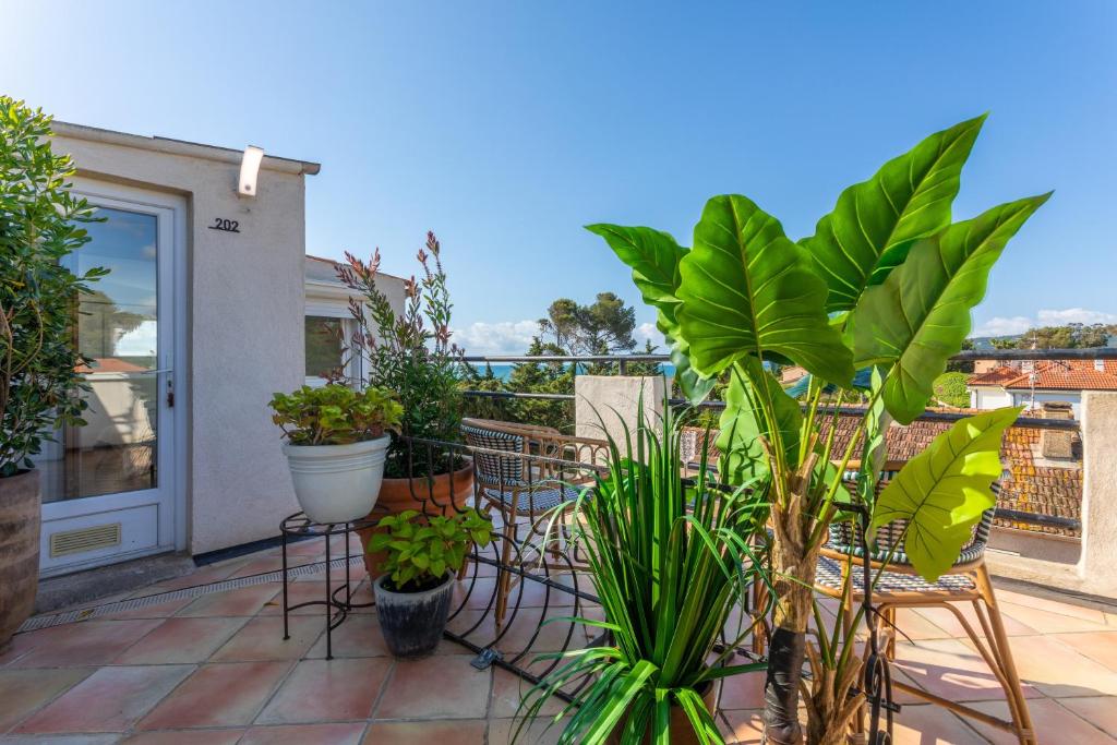 Exterior view, Escale Au Soleil Hotel et Appart in Frejus