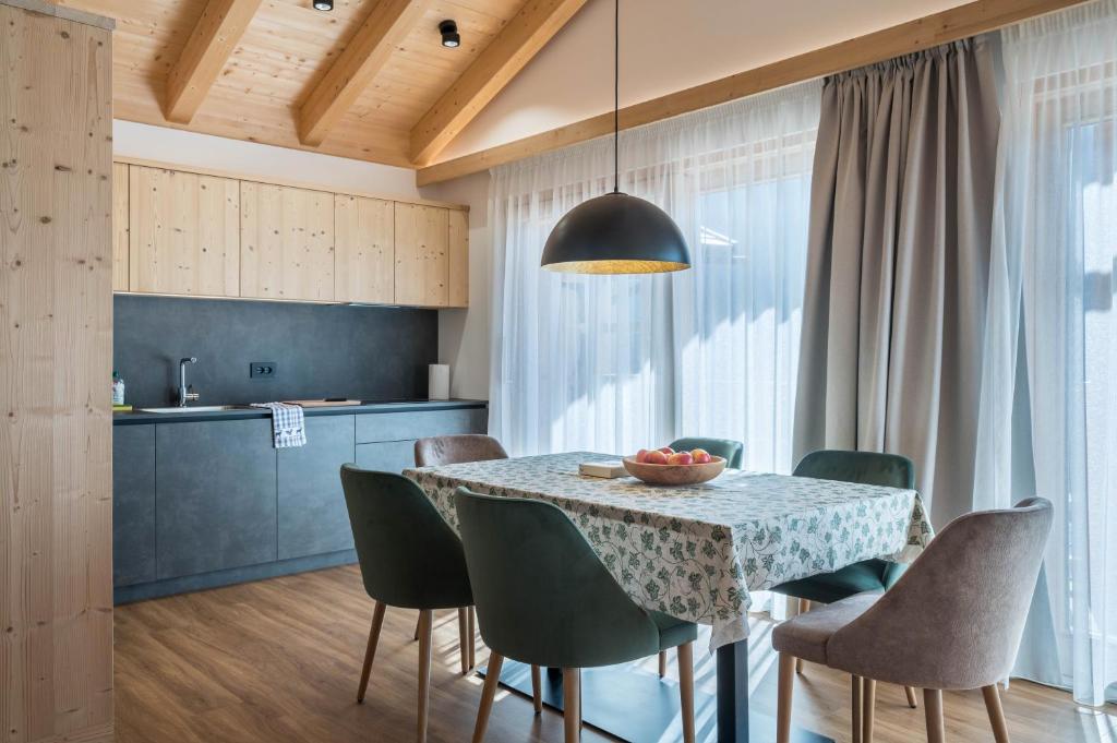 Les Ciases Chalets Dolomites Apt 4 - 5