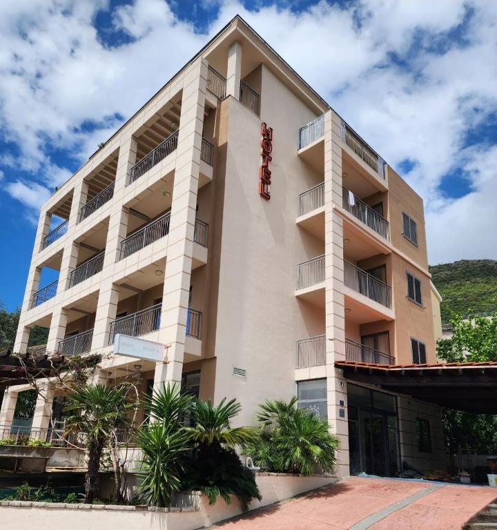 Hotel Petrovac - 1