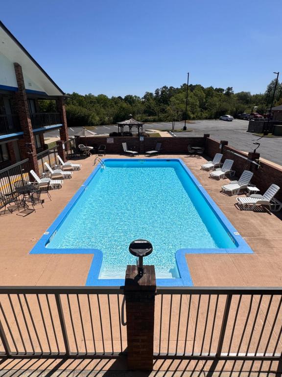 Days Inn by Wyndham Clanton AL