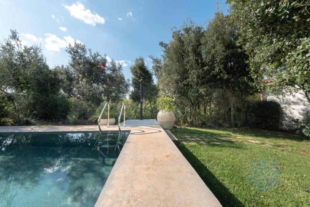 Villa Manghisi immersa nel verde - 3