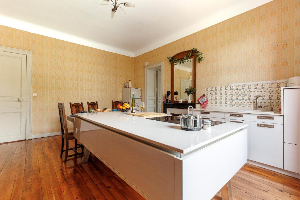 Etage maison bourgeoise dans Parc - 2
