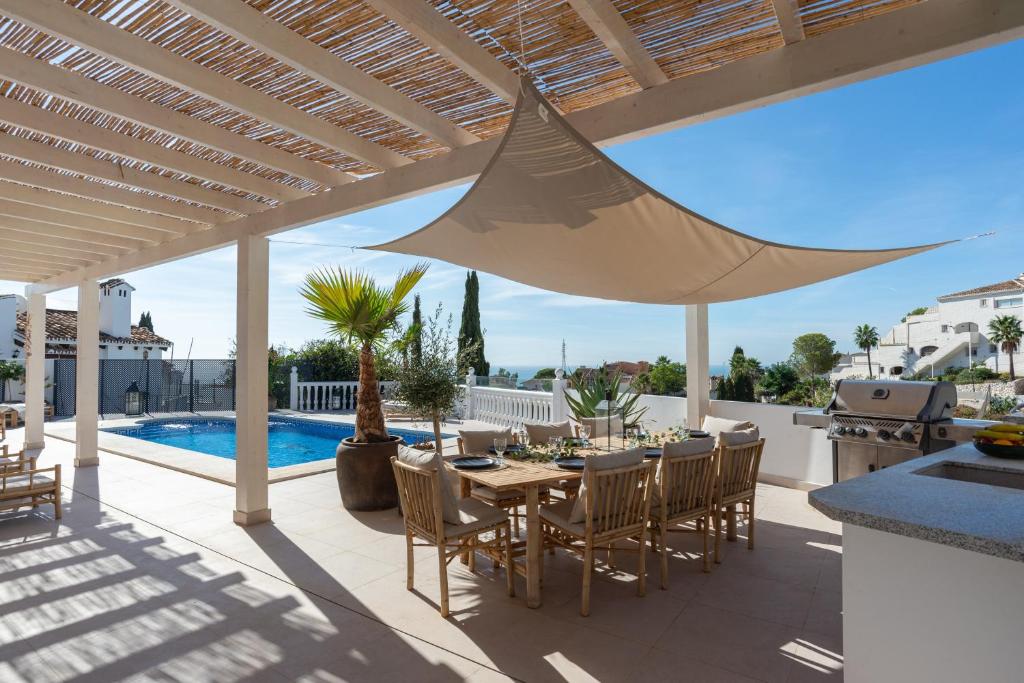 Villa With Privat Saltwater Pool - 3