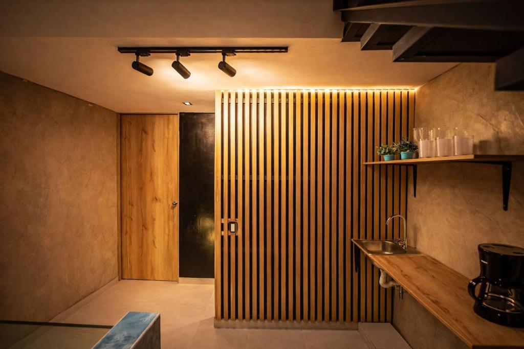 Golden House Private Jacuzzi - 2