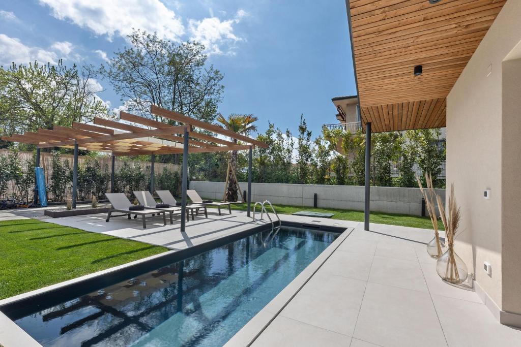 Villa Luma with private Pool - 2