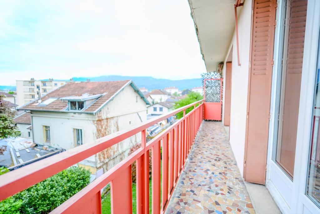 Quiet Arena - T5 Moderne Spacieux et Lumineux - Parking Gratuit - Balcon - Wifi Fibre - 5
