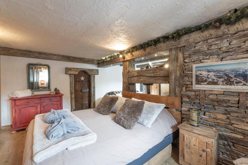 Petit Chalet Authentique avec Spa - 4