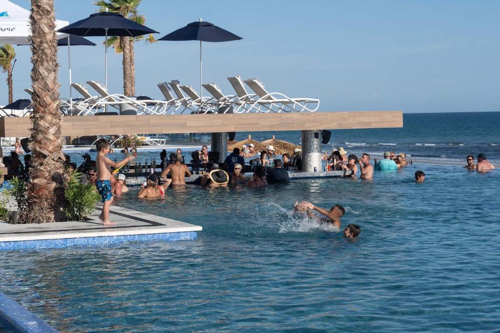 Stunning Beach front Encantame Verano 605 - 5