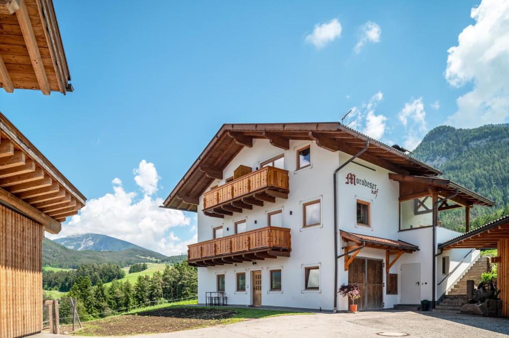 Morodeserhof Apt Bühlen 1 - 2