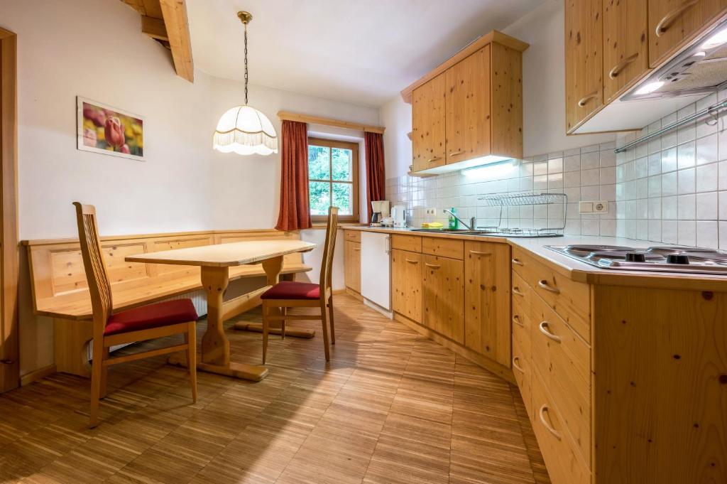 Lindenhof Apt 4 - 2