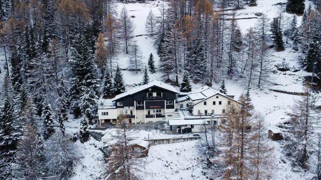 Waldhotel Fletschhorn Private Whole Hotel in Saas-Fee 360 Alpine Views & Sauna - 4