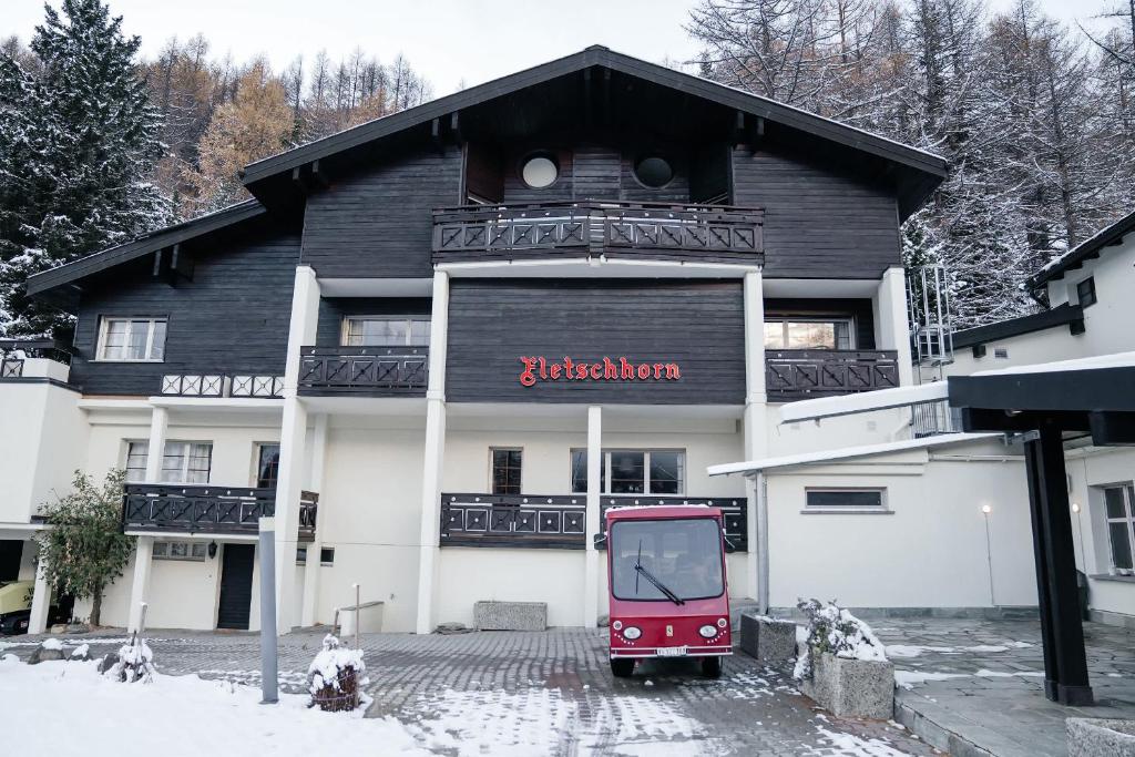 Waldhotel Fletschhorn Private Whole Hotel in Saas-Fee 360 Alpine Views & Sauna - 5
