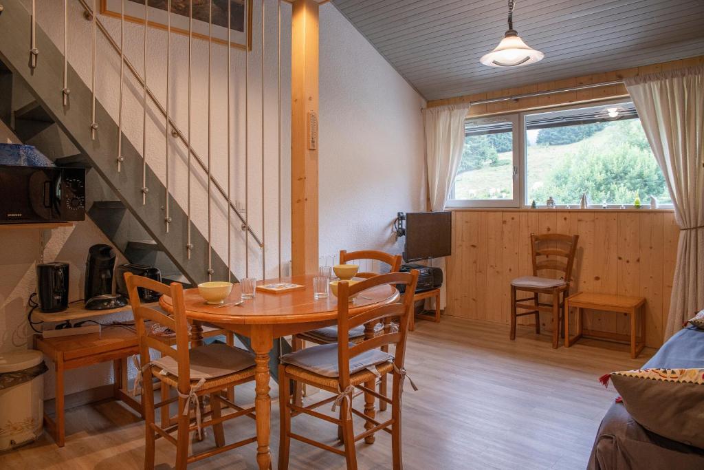 Cosy Studio Mezzanine - 1