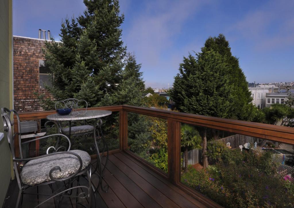 Noe's Nest Bed and Breakfast photo