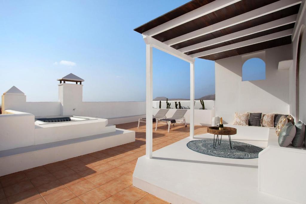 Luxury Ocean View - 2