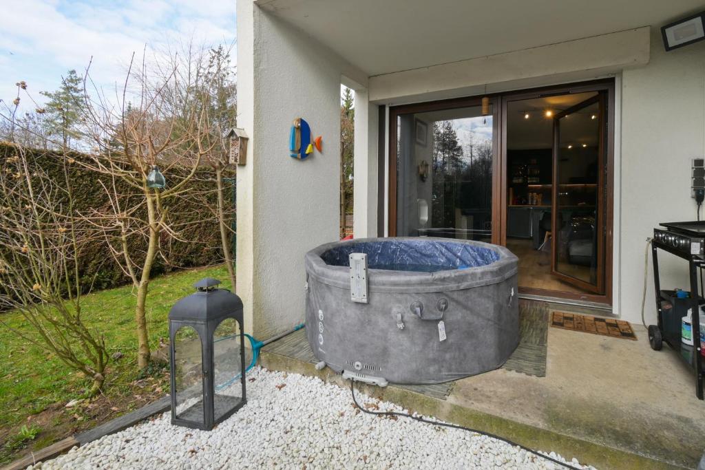 Annecy Garden Spa Billiards - 1