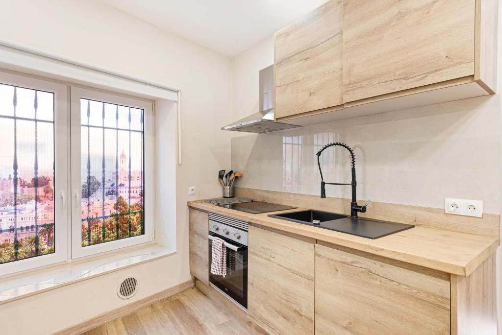 3 Rooms 3 Bathrooms In The City - 3