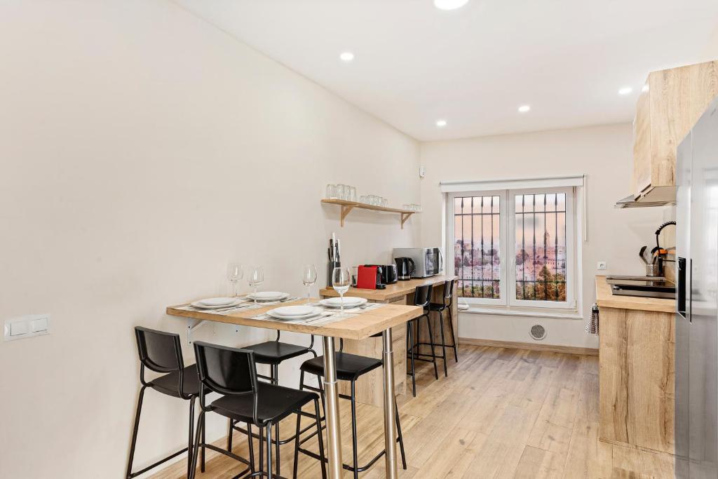 3 Rooms 3 Bathrooms In The City - 2