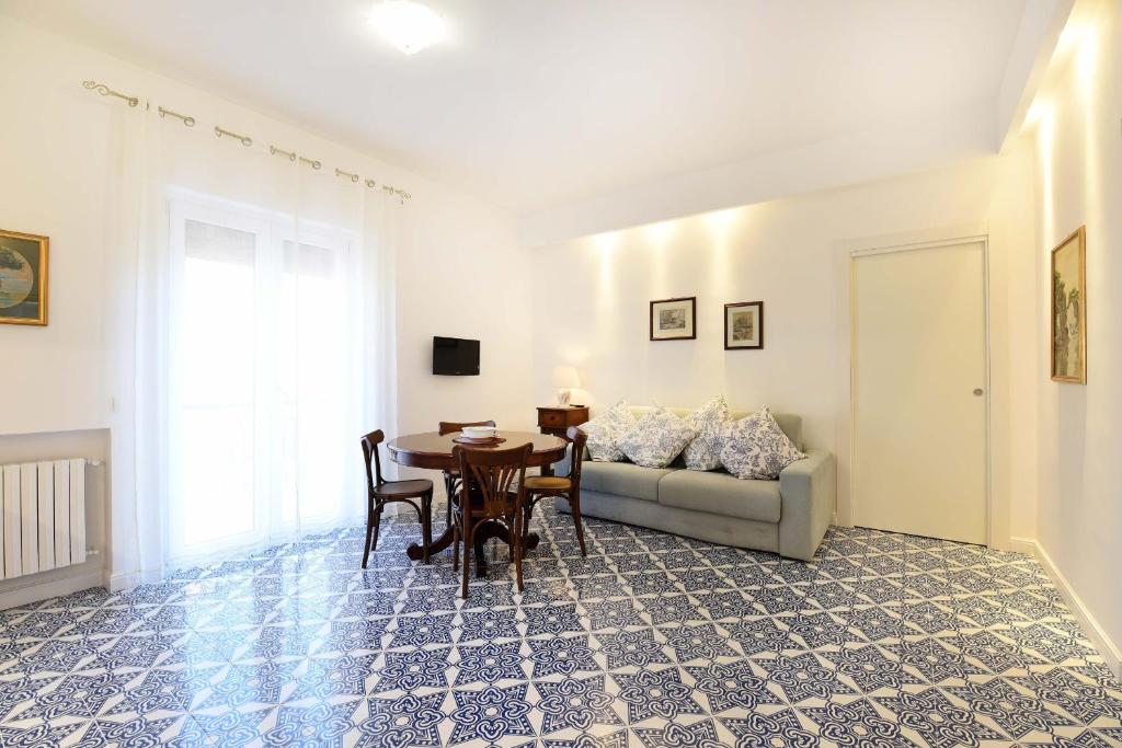 AMORE RENTALS - Casa Clara - 2